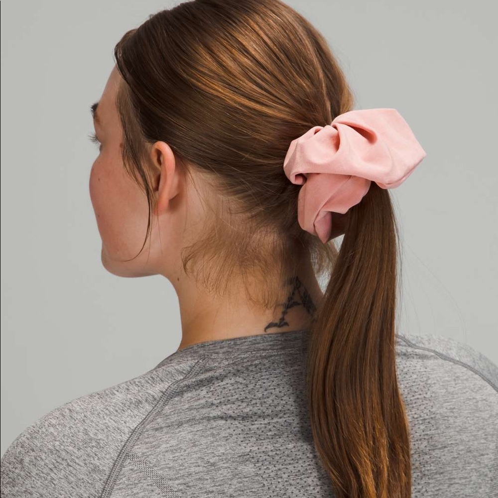Lululemon Uplifting Oversized Scrunchie